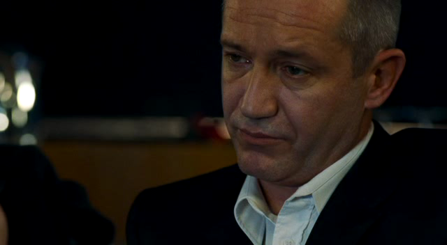 Скачать фильм Опасная гастроль / Command Performance (2009) DVDRip-2 скриншот